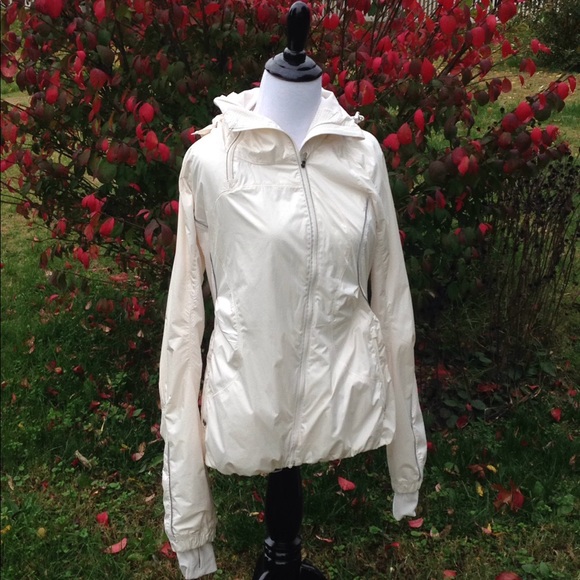lululemon athletica Jackets & Blazers - Lululemon jacket cream colored size 6